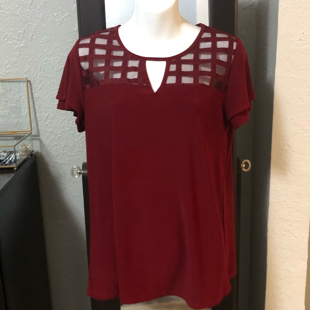 Dark red blouse 😍